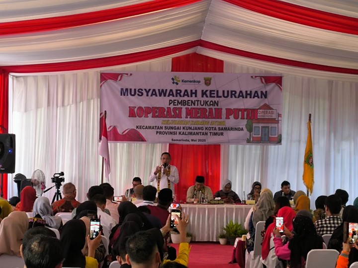 Sabtu, 24 Mei 2025, Kegiatan Musyawarah Pembentukan Koperasi Merah Putih Kelurahan Karang Anyar di Kantor Kelurahan Karang Anyar dan ditinjau langsung oleh Wamen Pertanian RI, Wagub dan Sekda Provinsi Kaltim serta Wawali Kota Samarinda dan rombongan.