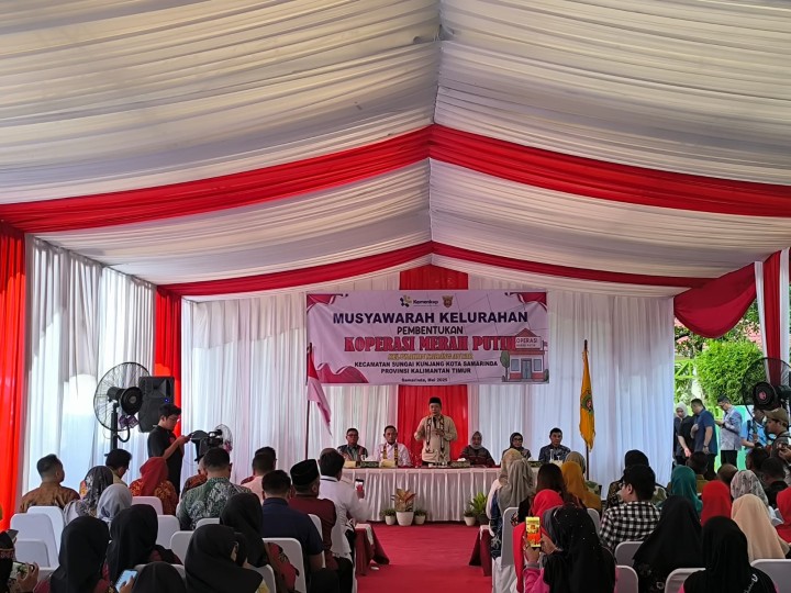 Sabtu, 24 Mei 2025, Kegiatan Musyawarah Pembentukan Koperasi Merah Putih Kelurahan Karang Anyar di Kantor Kelurahan Karang Anyar dan ditinjau langsung oleh Wamen Pertanian RI, Wagub dan Sekda Provinsi Kaltim serta Wawali Kota Samarinda dan rombongan.