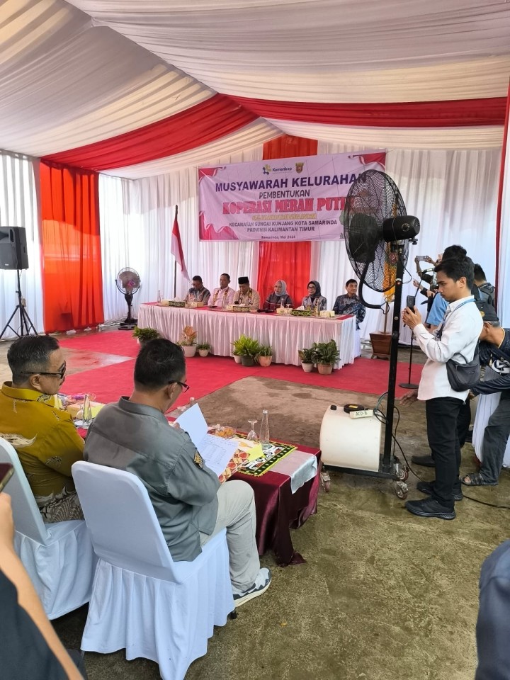 Sabtu, 24 Mei 2025, Kegiatan Musyawarah Pembentukan Koperasi Merah Putih Kelurahan Karang Anyar di Kantor Kelurahan Karang Anyar dan ditinjau langsung oleh Wamen Pertanian RI, Wagub dan Sekda Provinsi Kaltim serta Wawali Kota Samarinda dan rombongan.