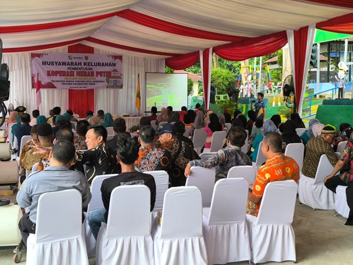 Sabtu, 24 Mei 2025, Kegiatan Musyawarah Pembentukan Koperasi Merah Putih Kelurahan Karang Anyar di Kantor Kelurahan Karang Anyar dan ditinjau langsung oleh Wamen Pertanian RI, Wagub dan Sekda Provinsi Kaltim serta Wawali Kota Samarinda dan rombongan.