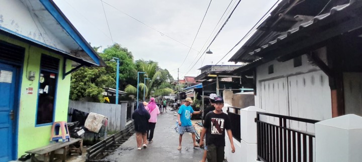 Minggu, 01 Juni 2025, Kelurahan Karang Anyar  bersama FKPM dan Karang Taruna melakukan kunjungan sekaligus mengawasi jalannya kegiatan Gotong Royong di RT. 003,008,009,010,014,019,026,028,030 Karang Anyar.