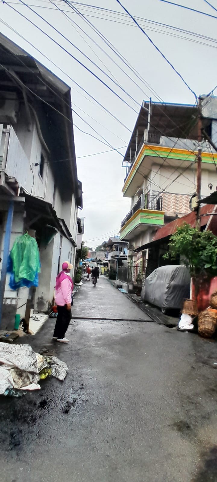 Minggu, 01 Juni 2025, Kelurahan Karang Anyar  bersama FKPM dan Karang Taruna melakukan kunjungan sekaligus mengawasi jalannya kegiatan Gotong Royong di RT. 003,008,009,010,014,019,026,028,030 Karang Anyar.