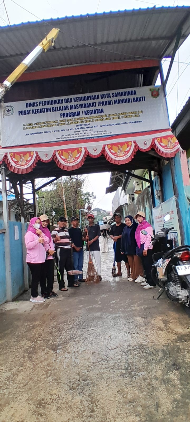 Minggu, 01 Juni 2025, Kelurahan Karang Anyar  bersama FKPM dan Karang Taruna melakukan kunjungan sekaligus mengawasi jalannya kegiatan Gotong Royong di RT. 003,008,009,010,014,019,026,028,030 Karang Anyar.