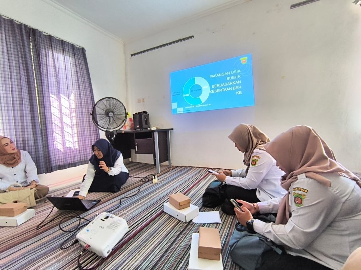 Rabu, 04 Juni 2025, Kelurahan Karang Anyar menghadiri Menghadiri Rakor Persiapan Verval KRS dan PK 2025 di Balai Penyuluh Kecamatan Sungai Kunjang