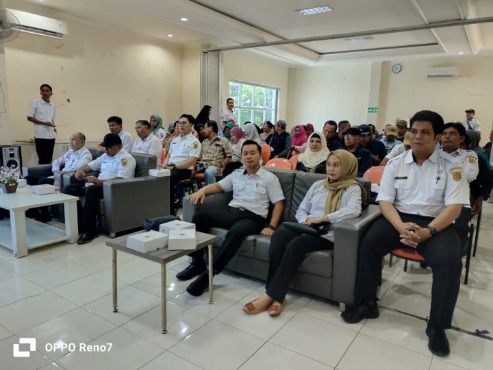 Rabu, 04 Juni 2025 Kelurahan Karang Anyar Menghadiri Rapat Pertemuan Silaturahmi dan Rencana Penerimaan Bantuan LPJU di ruang pertemuan Puskesmas Lok Bahu, Jln.Ir.H.Nusyirwan Ismail.