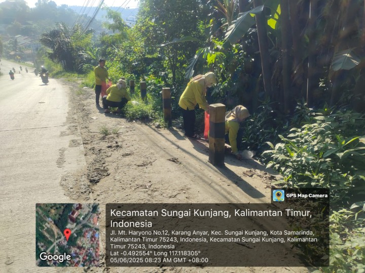 Kamis, 05 Juni 2025, para Staf Karang Anyar melaksanakan aksi pungut sampai plastik di Sepanjang Jalan MT. Haryono, Samarinda.