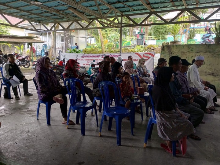 Kamis, 12 Juni 2025, Kelurahan Karang Anyar mengikuti kegiatan sosialisasi teknis pelaksanaan kegiatan Rumah Tidak Layak Huni Tahun 2025 oleh Disperkim Kota Samarinda di Kantor Kelurahan Karang Anyar.