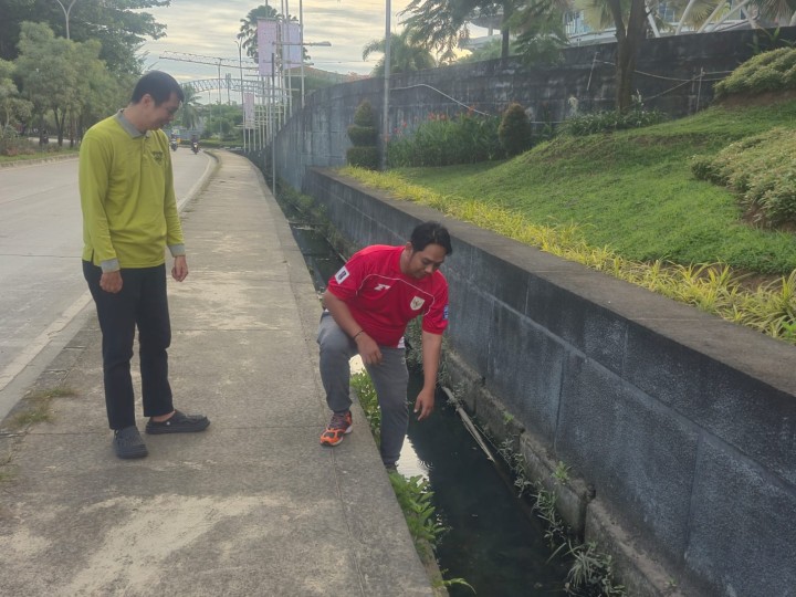 Sabtu, 14 Juni 2025, Kelurahan Karang mengikuti kegiatan Gotong royong se Kecamatan Sungai Kunjang di sepanjang Jalan Untung Suropati Samarinda
