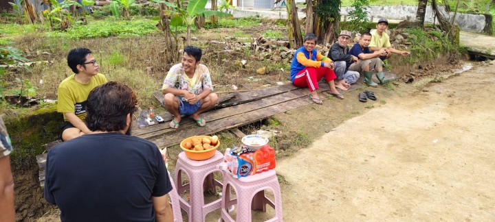 Minggu, 15 Juni 2025, Kelurahan Karang Anyar membantu mengawasi jalannya kegiatan gotong royong bulanan yang berlangsung di RT013, 016, 020, 027 dan 037 Kel.Karang Anyar
