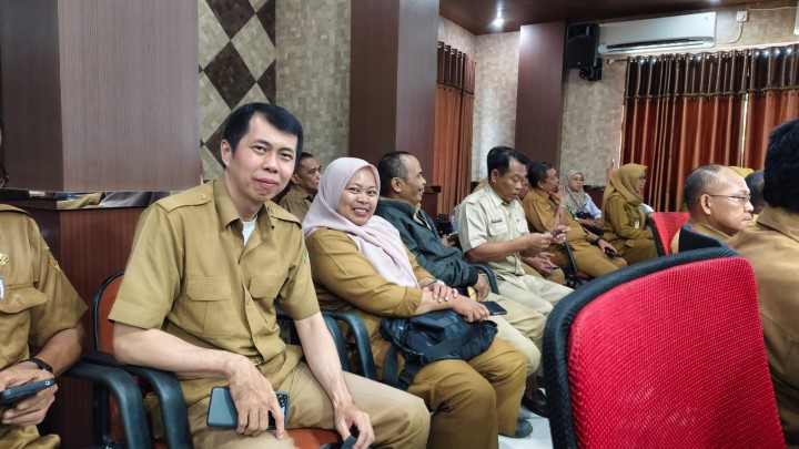 Selasa, 24 Juni 2015, Kelurahan Karang Anyar menghadiri Rapat Pelaksanaan Probebaya Triwulan 2 Tahun 2025 di Ruang Rapat Baperidda Kota Samarinda.