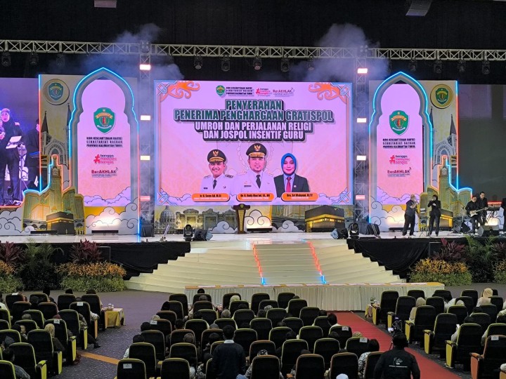 Rabu, 25 Juni 2025, Kelurahan Karang Anyar menghadiri acara Pemberian bantuan secara simbolis untuk program GratisPol Pemprov Kaltim di Plenary Hall Samarinda Convention Hall.