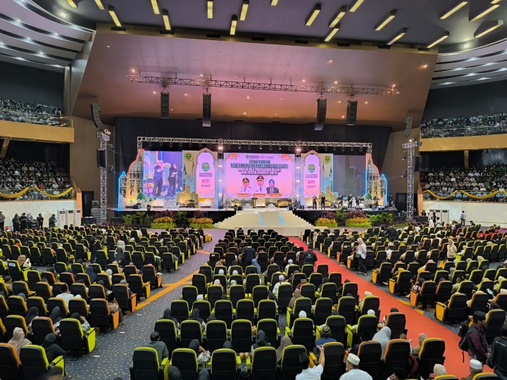 Rabu, 25 Juni 2025, Kelurahan Karang Anyar menghadiri acara Pemberian bantuan secara simbolis untuk program GratisPol Pemprov Kaltim di Plenary Hall Samarinda Convention Hall.