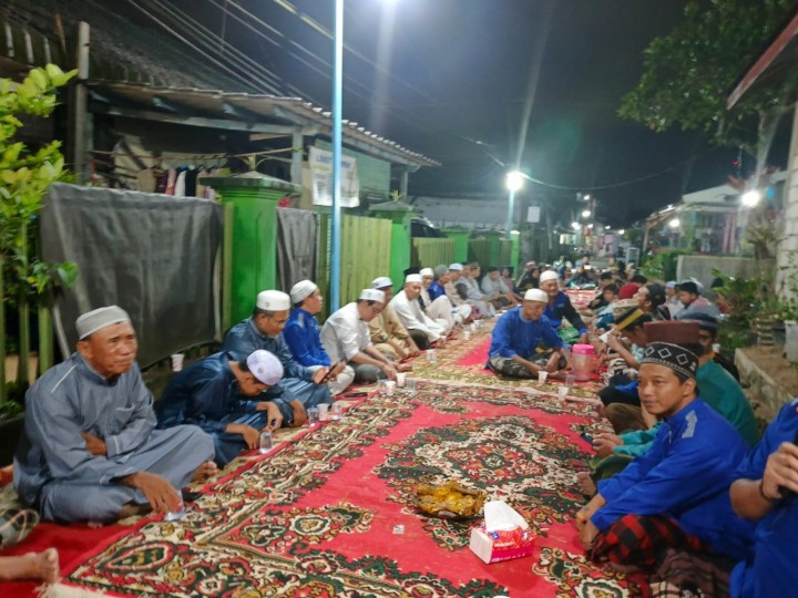 Kamis, 26 Juni 2025, Kelurahan Karang Anyar menghadiri kegiatan syukuran memperingati Tahun Baru Islam 1 Muharram 1447 H di Jalan Cendana Gang 11 RT.09 Karang Anyar.