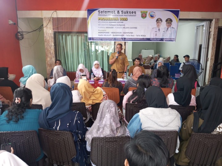 Senin, 30 Juni 2025, Kelurahan Karang Anyar  menghadiri kegiatan Probebaya bidang Pemberdayaan berupa pembukaan pelatihan kerja dan keterampilan untuk Pokmas Mekah dan Kelapa Gading di LPK Cendana Samarinda.