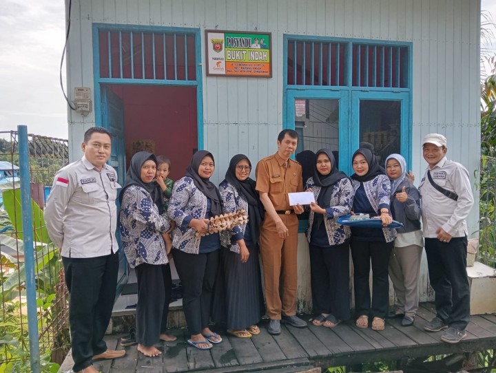 Senin, 30 Juni 2025, Kelurahan Karang Anyar  menghadiri kegiatan Probebaya bidang Pemberdayaan berupa Penyerahan Bantuan Makanan Tambahan dari Pokmas Cendana ke 5 Posyandu yang berada di wilayah Pokmas Cendana Kelurahan Karang Anyar.