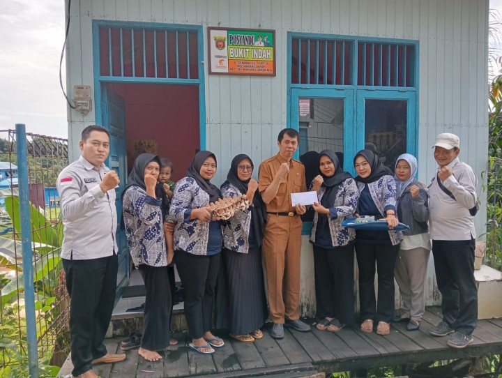 Senin, 30 Juni 2025, Kelurahan Karang Anyar  menghadiri kegiatan Probebaya bidang Pemberdayaan berupa Penyerahan Bantuan Makanan Tambahan dari Pokmas Cendana ke 5 Posyandu yang berada di wilayah Pokmas Cendana Kelurahan Karang Anyar.