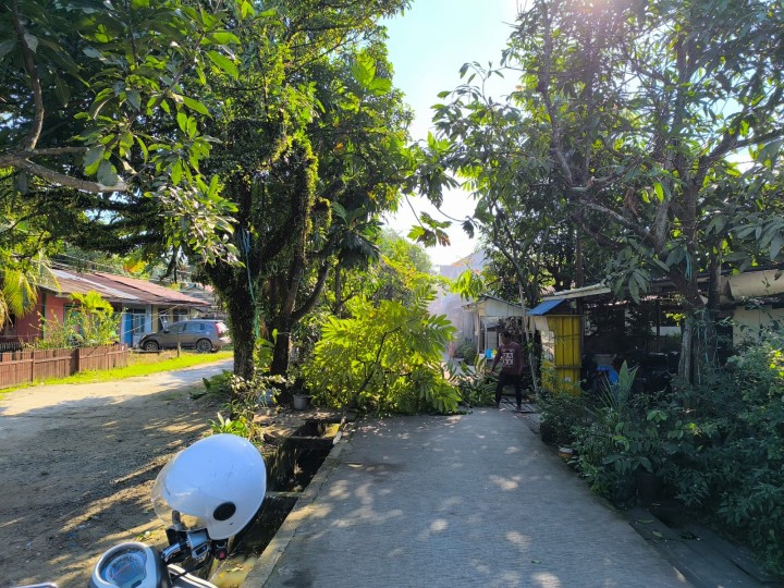 Minggu, 06 Juli 2025 Kelurahan Karang Anyar melakukan pengawasan terhadap jalannya kegiatan gotong royong di RT.015,019,020,021 Kel.Karang Anyar.
