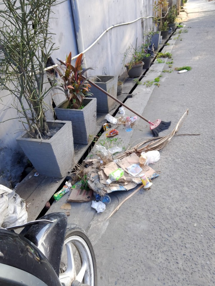 Minggu, 06 Juli 2025 Kelurahan Karang Anyar melakukan pengawasan terhadap jalannya kegiatan gotong royong di RT.015,019,020,021 Kel.Karang Anyar.