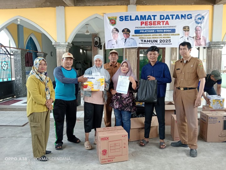 Selasa, 08 Juli 2025 Kelurahan Karang Anyar menghadiri kegiatan serah terima Peralatan Pelatihan Tata Boga dari LPK Ganesa ke Para peserta pelatihan dari Pokmas Cendana.