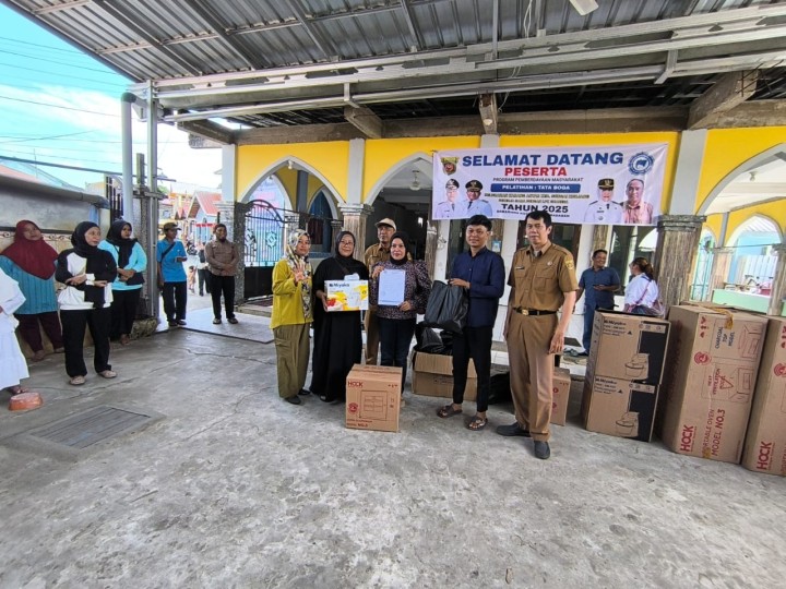Selasa, 08 Juli 2025 Kelurahan Karang Anyar menghadiri kegiatan serah terima Peralatan Pelatihan Tata Boga dari LPK Ganesa ke Para peserta pelatihan dari Pokmas Cendana.