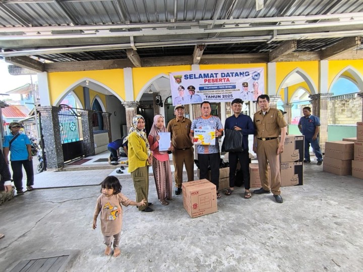 Selasa, 08 Juli 2025 Kelurahan Karang Anyar menghadiri kegiatan serah terima Peralatan Pelatihan Tata Boga dari LPK Ganesa ke Para peserta pelatihan dari Pokmas Cendana.