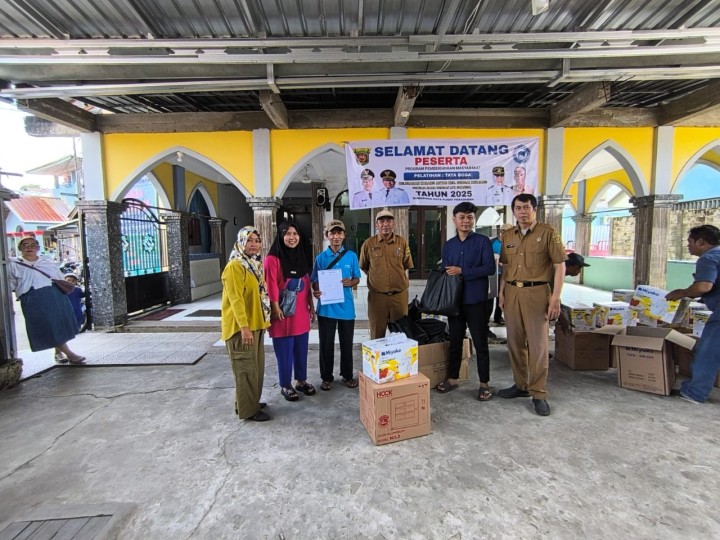 Selasa, 08 Juli 2025 Kelurahan Karang Anyar menghadiri kegiatan serah terima Peralatan Pelatihan Tata Boga dari LPK Ganesa ke Para peserta pelatihan dari Pokmas Cendana.