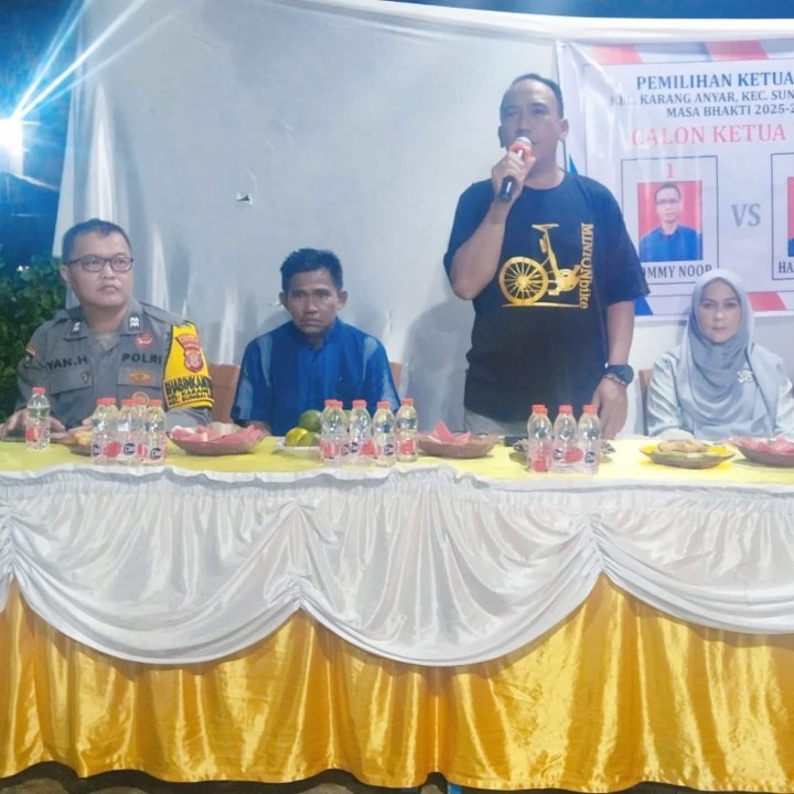 Jumat, 11 Juli 2025 Kelurahan Karang Anyar bersama Unsur Keamanan dan Pembinaan serta Lembaga Kemasyarakatan Kelurahan mengikuti dan mendampingi jalannya proses pemilihan Ketua RT.010 Periode 2025-2030 di Jalan Cendana Gang 10