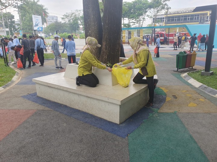Sabtu, 12 Juli 2025  Kelurahan Karang Anyar  mengikuti kegiatan gotong royong bersama ASN se Pemkot Samarinda di Taman Cerdas PKK Samarinda