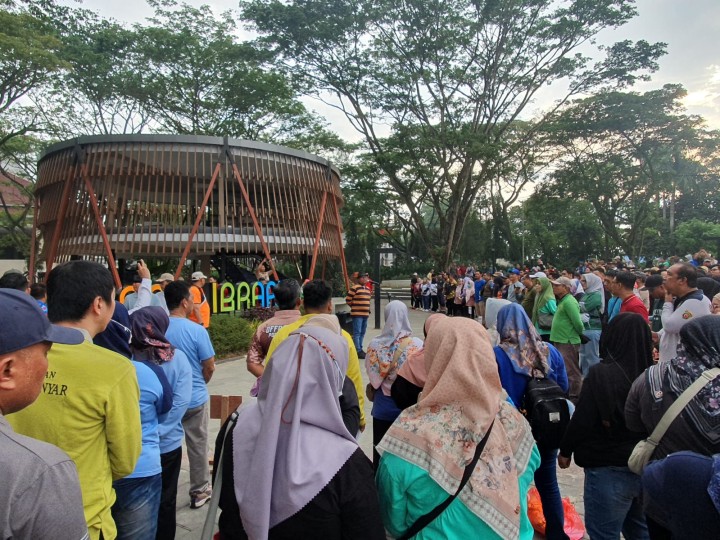 Sabtu, 12 Juli 2025  Kelurahan Karang Anyar  mengikuti kegiatan gotong royong bersama ASN se Pemkot Samarinda di Taman Cerdas PKK Samarinda