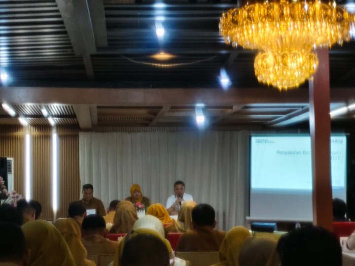Selasa, 14 Juli 2025  Kelurahan Karang Anyar menghadiri kegiatan Rapat Koordinasi terkait Penyaluran Bantuan Pangan Beras Alokasi Bulan Juni dan Juli 2025 di Yens Delight Cafe & Resto, Jln.Juanda, Samarinda