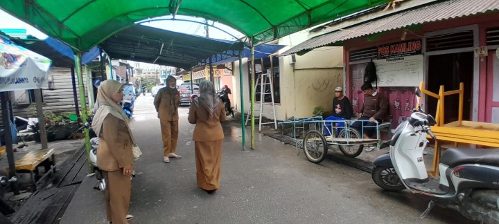 Selasa, 14 Juli 2025, Kelurahan Karang Anyar melakukan kunjungan ke lokasi tempat yang akan dijadikan sebagai lokasi Pemilihan Ketua RT.018 di Jalan Meranti Gang 2.