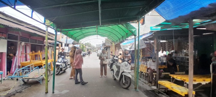 Selasa, 14 Juli 2025, Kelurahan Karang Anyar melakukan kunjungan ke lokasi tempat yang akan dijadikan sebagai lokasi Pemilihan Ketua RT.018 di Jalan Meranti Gang 2.