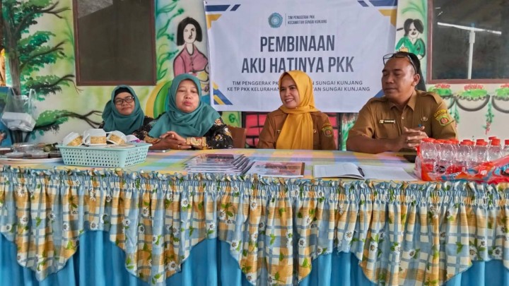 Selasa, 14 Juli 2025, Kelurahan Karang Anyar mendampingi PKK Kelurahan Karang Anyar mengikuti kegiatan Pembinaan AKU HATINYA PKK di RT. 1,3,4,5 dan 6 Kelurahan Karang Anyar oleh TP PKK Kecamatan Sungai Kunjang