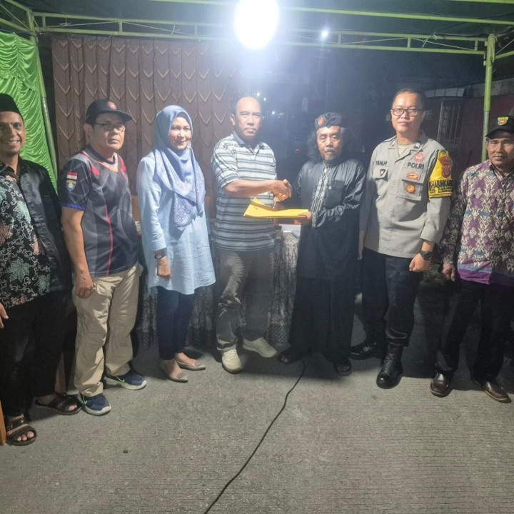 Jumat, 18 Juli 2025 Jam 20.00, Kelurahan Karang Anyar dan Lembaga Kemasyarakatan Kelurahan mengikuti dan mendampingi jalannya proses pemilihan Ketua RT.029 Periode 2025-2030 di Jalan Ulin Gang 3 RT.029