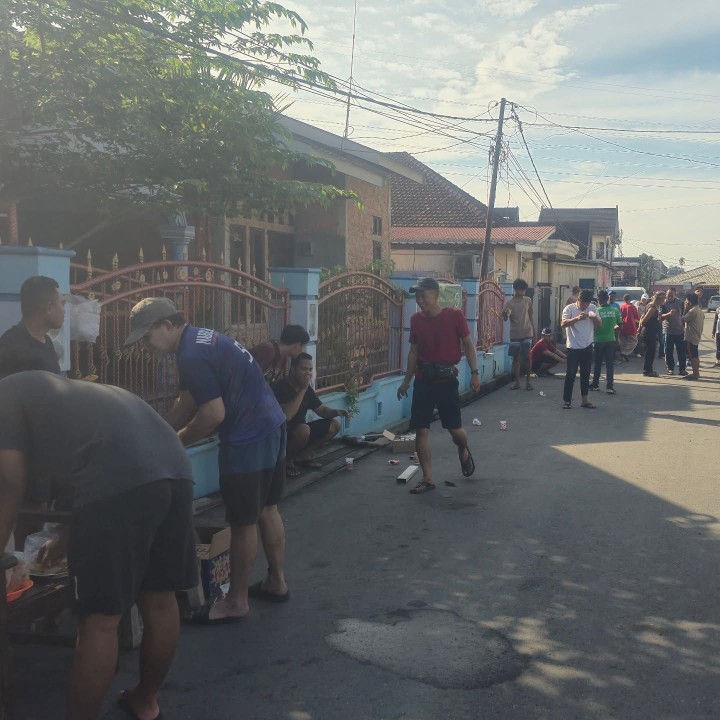 Minggu, 20 Juli 2025, Kelurahan Karang Anyar melakukan monitoring kegiatan gotong royong di wilayah RT 003,013,032,033,035 Kelurahan Karang Anyar.
