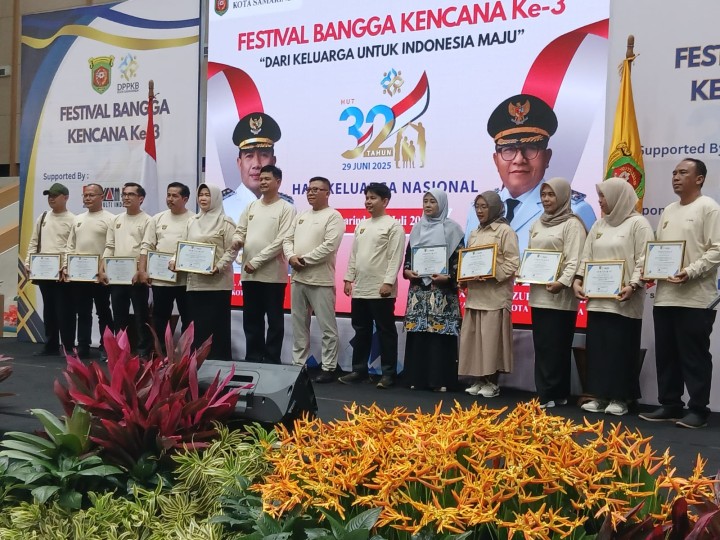 Rabu, 23 Juli 2025, Kelurahan Karang Anyar menghadiri kegiatan Festival Bangga Kencana ke 3 tahun 2025 dan pemberian penghargaan kepada orang tua asuh dalam rangka cegah stunting.
