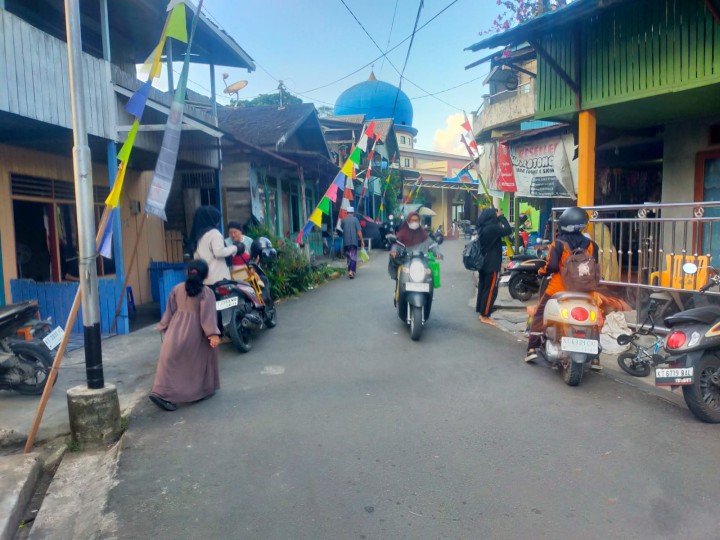 Jumat, 01 Agustus 2025, RT.015 Kel.Karang Anyar Jalan Tengkawang Gg.H.Maslan telah melaksanakan kegiatan pemasangan bendera dalam rangka persiapan HUT RI ke 80 tahun 2025