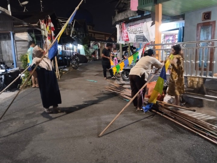 Jumat, 01 Agustus 2025, RT.015 Kel.Karang Anyar Jalan Tengkawang Gg.H.Maslan telah melaksanakan kegiatan pemasangan bendera dalam rangka persiapan HUT RI ke 80 tahun 2025