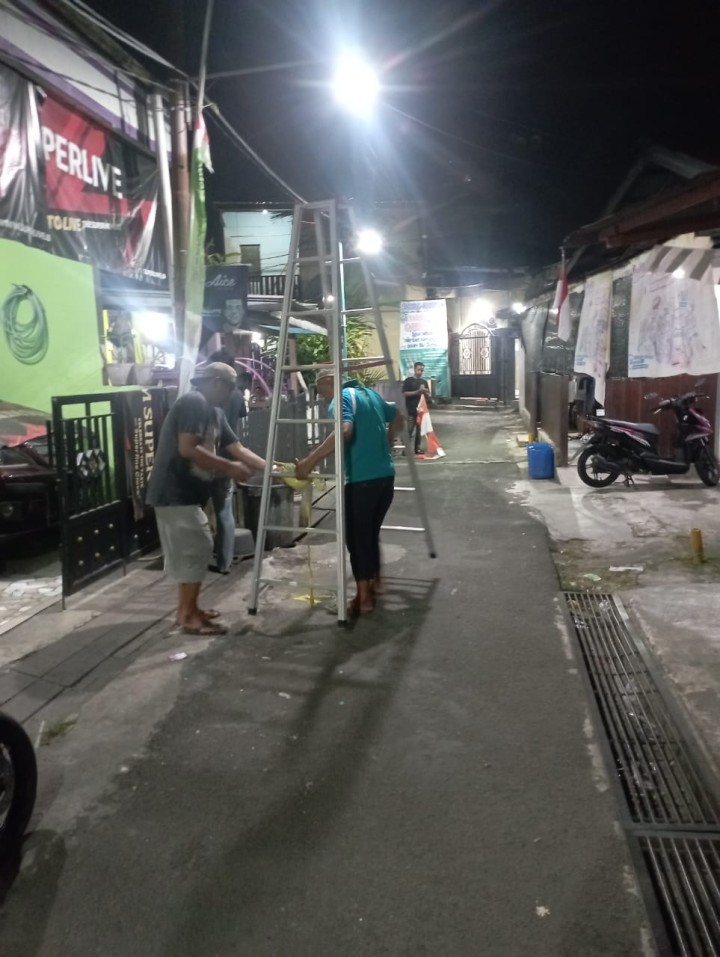 Jumat, 01 Agustus 2025, RT.009 Kel.Karang Anyar Jalan Cendana Gang 11 telah melaksanakan kegiatan pemasangan bendera dalam rangka persiapan HUT RI ke 80 tahun 2025