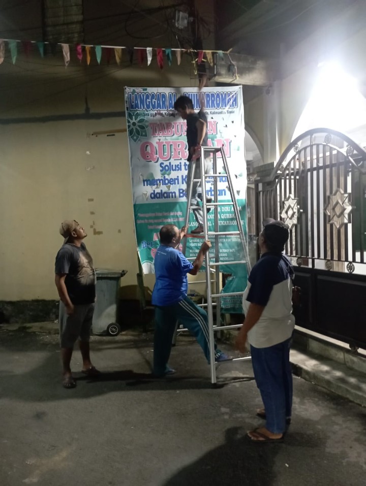 Jumat, 01 Agustus 2025, RT.009 Kel.Karang Anyar Jalan Cendana Gang 11 telah melaksanakan kegiatan pemasangan bendera dalam rangka persiapan HUT RI ke 80 tahun 2025