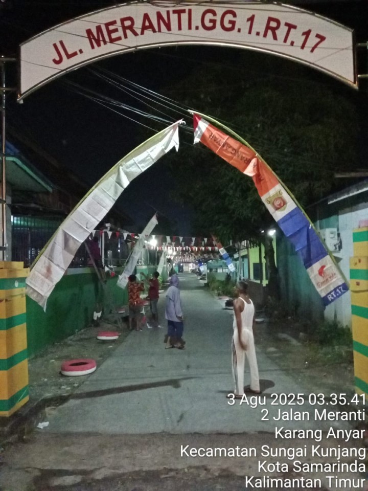 Sabtu, 02 Agustus 2025, RT.017 Kel.Karang Anyar Jalan Meranti Gang 1 telah melaksanakan kegiatan pemasangan bendera dalam rangka persiapan HUT RI ke 80 tahun 2025