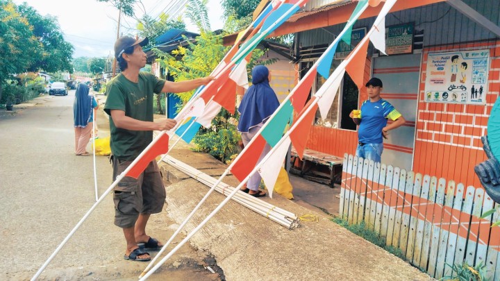 Minggu, 30 Agustus 2025, RT.016 Kel.Karang Anyar Jalan Meranti Gang 2 telah melaksanakan kegiatan pemasangan bendera dalam rangka persiapan HUT RI ke 80 tahun 2025