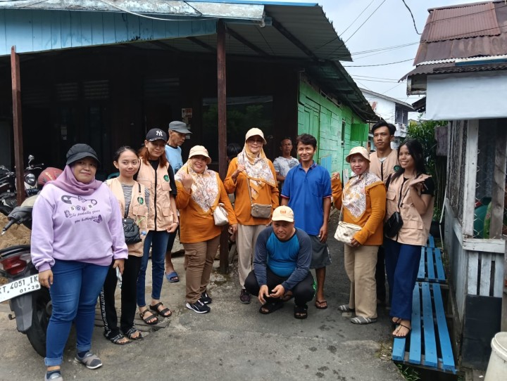Minggu, 03 Agustus 2025, Kelurahan Karang Anyar di dampingi Mahasiswa/i KKN UWGM Samarinda melakukan monitoring kegiatan kerja bakti di wilayah Kelurahan Karang Anyar