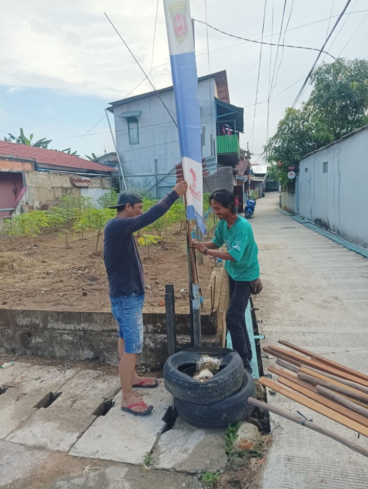 Minggu, 30 Agustus 2025, RT.006 Kel.Karang Anyar Jalan Cendana Gang 4 telah melaksanakan kegiatan pemasangan bendera dalam rangka persiapan HUT RI ke 80 tahun 2025