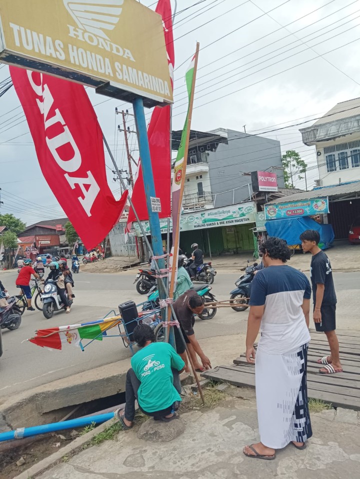 Minggu, 30 Agustus 2025, RT.006 Kel.Karang Anyar Jalan Cendana Gang 4 telah melaksanakan kegiatan pemasangan bendera dalam rangka persiapan HUT RI ke 80 tahun 2025