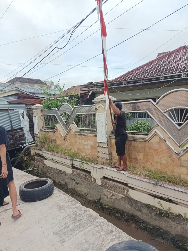 Minggu, 30 Agustus 2025, RT.006 Kel.Karang Anyar Jalan Cendana Gang 4 telah melaksanakan kegiatan pemasangan bendera dalam rangka persiapan HUT RI ke 80 tahun 2025