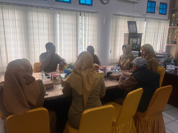 Selasa, 05 Agustus 2025, Kelurahan Karang Anyar menghadiri Rakor persiapan perayaan HUT RI ke-80 tahun 2025 di ruang Camat Sungai Kunjang