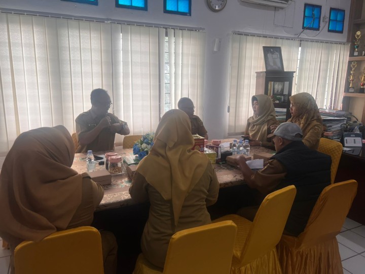 Selasa, 05 Agustus 2025, Kelurahan Karang Anyar menghadiri Rakor persiapan perayaan HUT RI ke-80 tahun 2025 di ruang Camat Sungai Kunjang