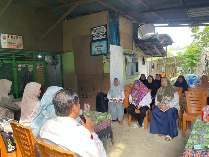 Kamis, 07 Agustus 2025, Kelurahan Karang Anyar bersama narasumber dari Pengurus Bank Sampah Ramli Berseri menghadiri kegiatan Probebaya bidang Pemberdayaan berupa acara pengelolaan sampah rumah tangga di RT.008,  Jln. Cendana Gang 06.