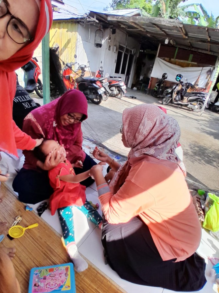 Jumat, 08 Agustus 2025, Kelurahan Karang Anyar melakukan monitoring kegiatan ke Posyandu Amalia RT.033 Kel.Karang Anyar berupa pemberian Vitamin A dan Obat Cacing.